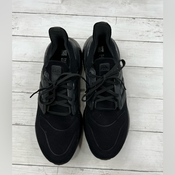 Adidas UltraBoost 22 Men’s Size 11 Triple Black Shoes Sneakers - Picture 10 of 12